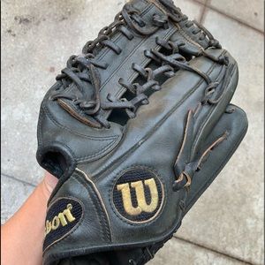 Wilson Outfield Baseball Glove
